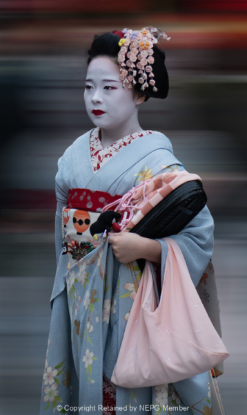Projected-Colour-Geisha-Gordon-McDade-Bronze